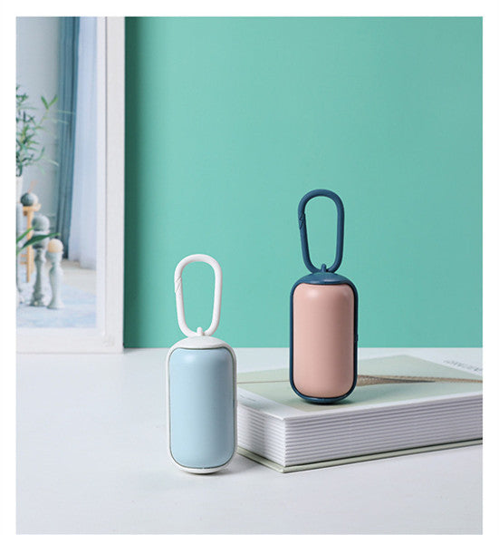 Distributeur portable de sacs poubelles pour chats et chiens